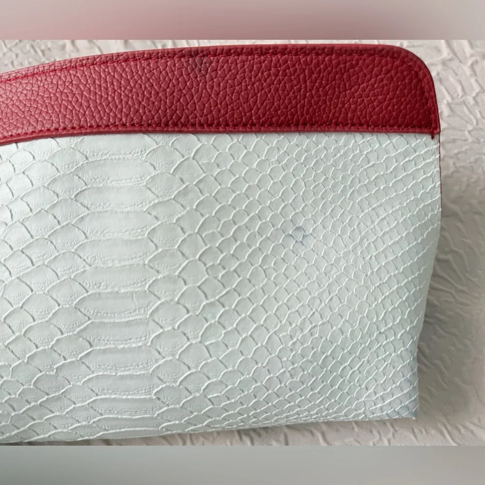Estee Lauder makeup bag
